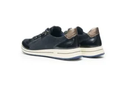Ara 125480182- Trainer.