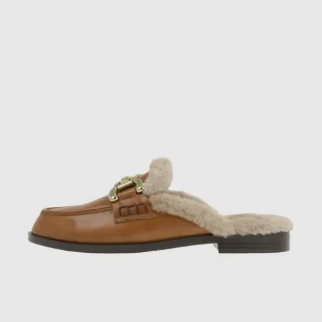 Lodi GOZ5695CA- Slip on.