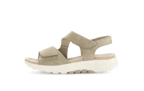 Rolling Soft Green Suede Sandal|8681511